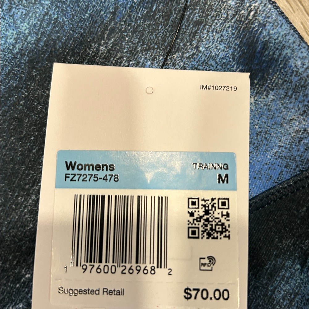 NWT- Women’s Nike Navy Set 7/8 Leggings & Convertible Sports Bra Size Medium - Picture 3 of 12